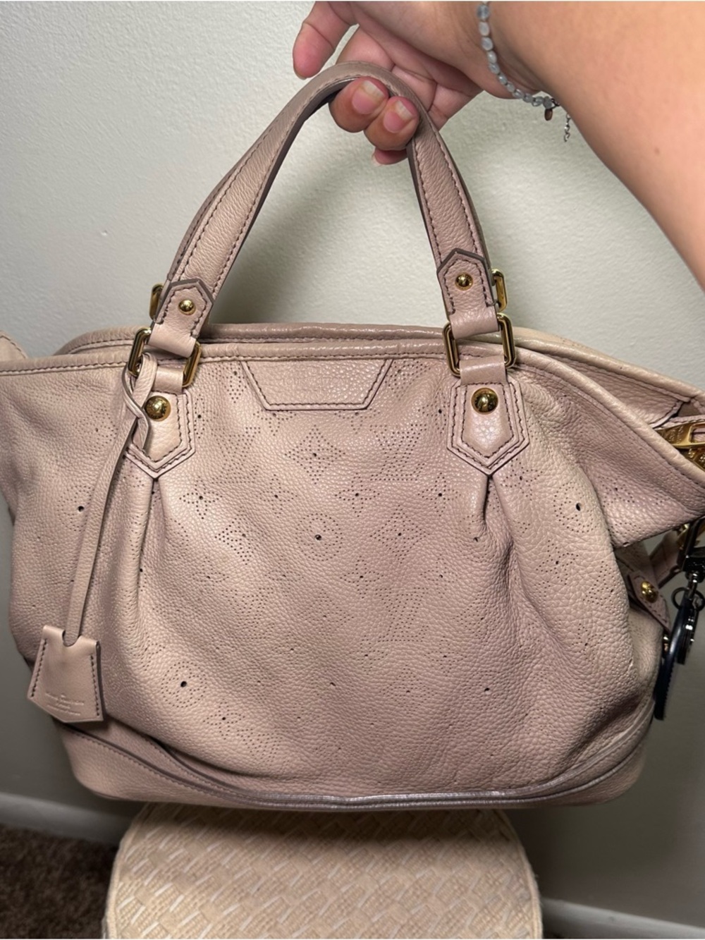 Louis Vuitton Mahina Leather Perforated Hobo Shoulder Bag - Picture 2 of 16